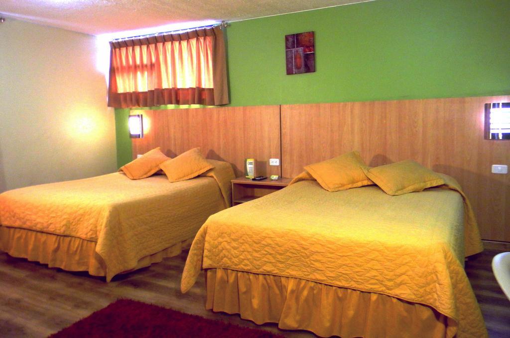 Hostal Terra 3 - Base Aerea Quito Exteriér fotografie