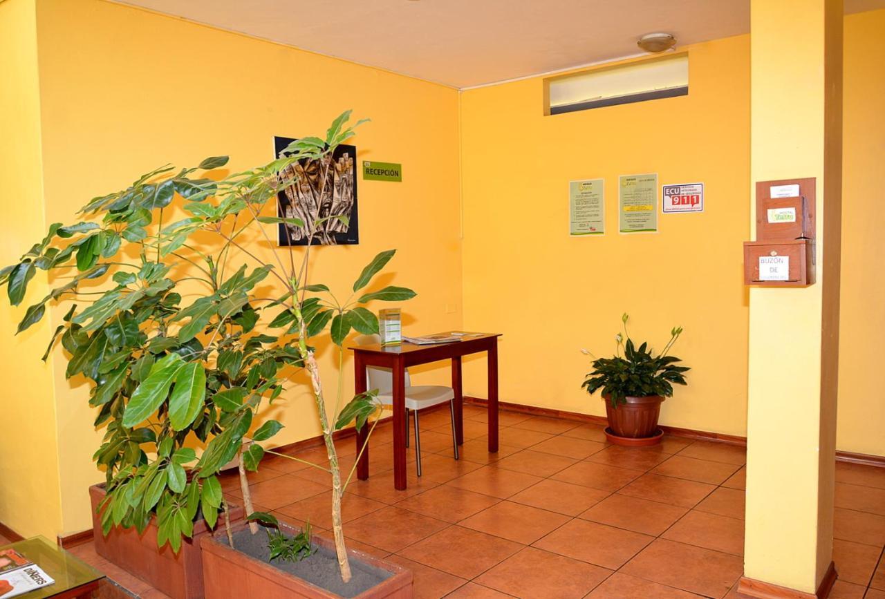 Hostal Terra 3 - Base Aerea Quito Exteriér fotografie
