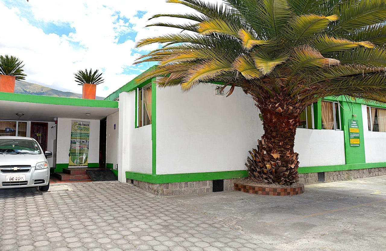 Hostal Terra 3 - Base Aerea Quito Exteriér fotografie